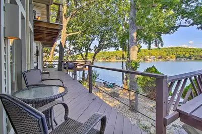 Image de Nouveau! Bord de l'eau Sunrise Beach Home w / Hot Tub & Dock
