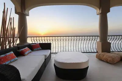 Image de Paradis des surfeurs! Condo Oceanfront 3 chambres