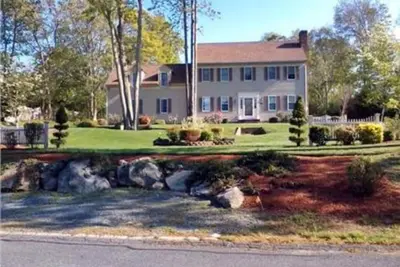 Image de 'Bayside' 2 étages Colonial avec Guest Quarters et Central Air