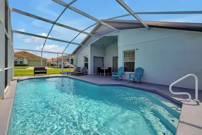 Image de Nouvelle salle de jeux Maison familiale de 4 chambres avec piscine située à 30 minutes de Disney