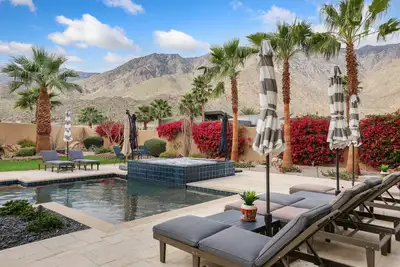 Image de Retraite de luxe ultra à S. Palm Springs avec une vue imprenable sur la montagne.