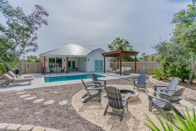 Image de Bungalow Bid-bee Beach Beach! ! Piscine Privée D'eau Salée ~ Accès à la Plage Privée ~ Fire Pit