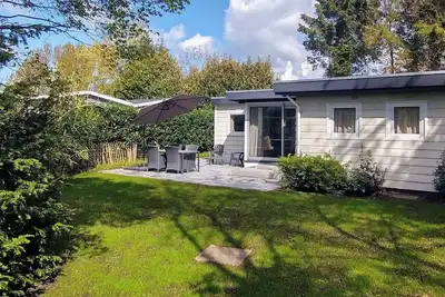 Bungalow situé au calme près de la plage d'IJsselmeer