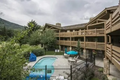 Image de Luxueux et spacieux 2br / 2ba Condo
