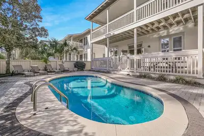 Image de 75 Geoff Wilder Ln par Royal Destinations ~ Bord de l'eau ~ Piscine privée