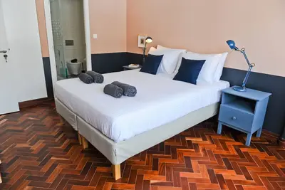 Image de Lisbon Martini Nest by Misha's Place (6a)