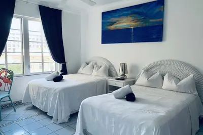 Image de En bord de mer, calme, élégant Grand Studio Au Ocean Drive, Art Deco District