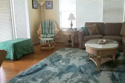 Image de 'Priceless' Almost Ocean Front, 4br / 4ba, Upgrades, Animaux domestiques acceptés, et réductions!
