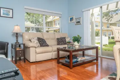 Image de Un peu de Disney World Paradise Aka Villas at Seven Dwarfs Lane!