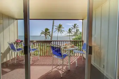 Image de Oceanfront! Écoutez les vagues et regardez le surf depuis votre véranda!