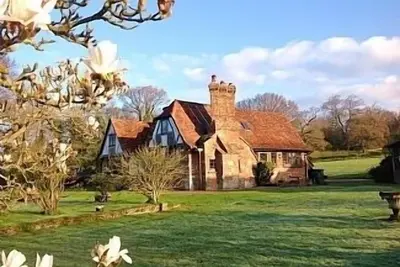 Image de Cottage exceptionnel avec de beaux jardins