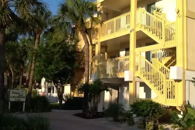 Image de Vous allez adorer ce condo 2br Beach, impeccable, relaxant et très bien situé!