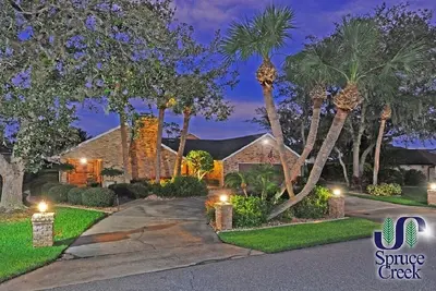 Image de Belle maison de 4 chambres avec piscine / Spruce Creek Fly-In
