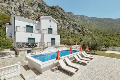Image de Superbe maison à Herceg Novi avec WiFi