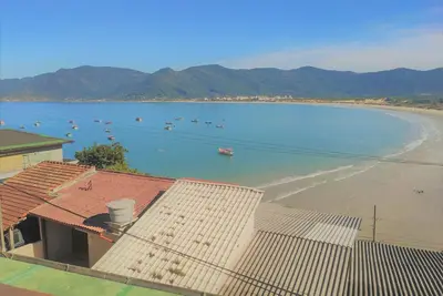 Image de Belle maison avec 4 chambres avec vue sur la mer à quelques mètres du sable