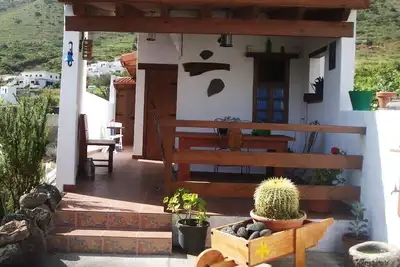 Image de Belle maison de campagne avec terrasse, vue mer et montagne