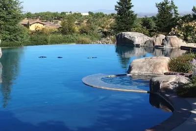 Private Guest House, 6 couchages, piscine à débordement, Jacuzzi, Animaux domestiques, Vignobles