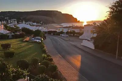 Image de Appartement confortable avec une vue imprenable sur la mer, à une minute à pied de la plage