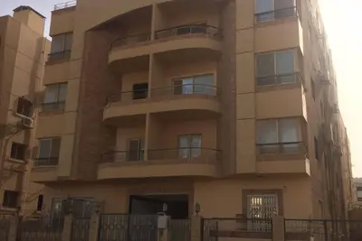 Image de Appartement familial de 2 chambres avec terrasse donnant sur un jardin.
