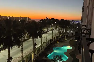 Image de Meilleur emplacement! Nouvelle unité d'extrémité! Villa Condo Privée! Vue sur l'océan! Belle!