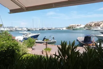Image de Appartement pour 4\/6 personnes avec vue mer et marina à Cogolin