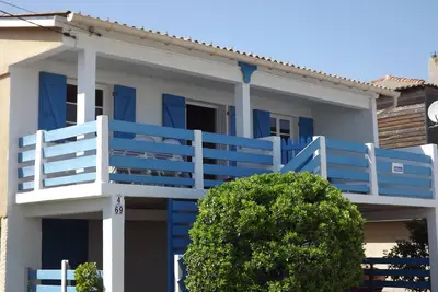 Image de très prisé! Chalet typique tout confort, plage à 150m, Wifi, garage et parking