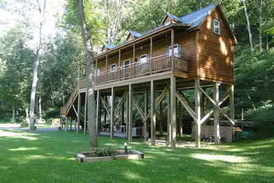 Image de Superbe cabine construite donnant sur la rivière Shenandoah