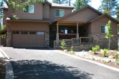 Image de Premier Luxury Home: 6 Br / 7 Ba / bain à remous / salle de jeux / nuits gratuites!