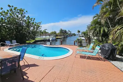 Image de Cozy Duplex Waterfront, Demandez Des Heures D'ÉTÉ SPÉCIALES Mensuelles