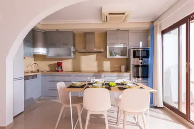 Bel appartement neuf à pied de la plage