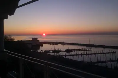 Image de Penthouse de luxe dans la Premiere Ligne par la mer avec vue sur l'eau de 180 degrés