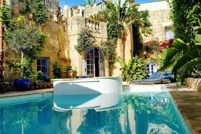 Image de Il Kiostro - une villa de luxe de 350 ans avec piscine et jacuzzi