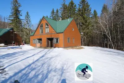 Image de ☆ Ski On & Off! ☆ Spruce Glen Cabin 2 sur le sentier Great Eastern avec sauna et foyer