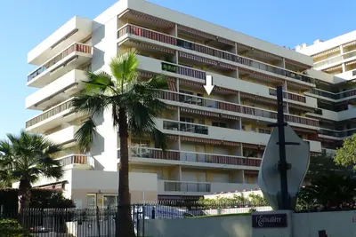 Image de Appt  T2 Renove  01 2021 Golfe Juan L'Estiv 3* terrasse 15 m2  parking privatif