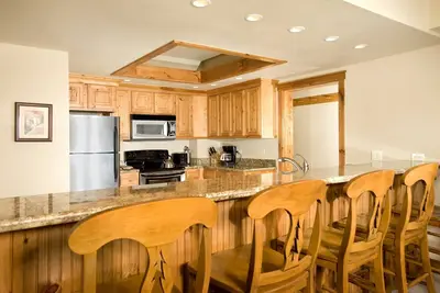 Image de Appartement entièrement équipé au bord de la pente avec accès à des équipements Impressionnants! !