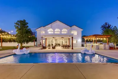 Image de Villa Magnifica, style resort + suite nuptiale