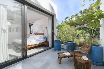 Image de Brand New-San Pancho Vacation Suites - Étapes de luxe modernes à la plage!