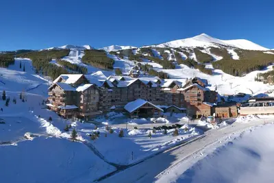 Alpine Condo 10 personnes + balcon et cheminée | Accès Hot Tubs & Pools!