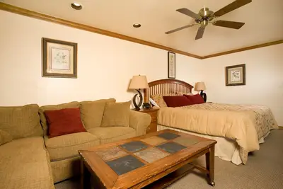 Image de Appartement de ski confortable avec de superbes caractéristiques épurées + accès au bain à remous