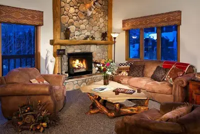 Image de Ski-in Condo | Foyer au bois, balcon | Navette gratuite et ménage