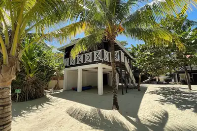 Image de BelizeOnTheBeach. com Caribbean Delite Toucan Beach House. Renseignez-vous sur les rabais