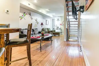 Image de Nouveau! Baltimore Townhome - Promenade à la marina et au ferry!