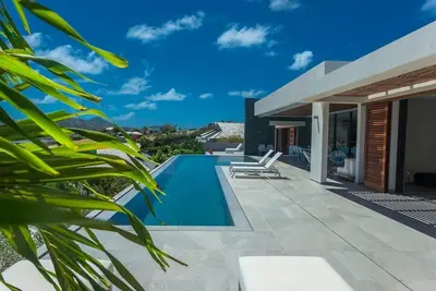 Image de Villa Ô, luxueuse villa de 4 chambres avec piscine miroir et vue mer