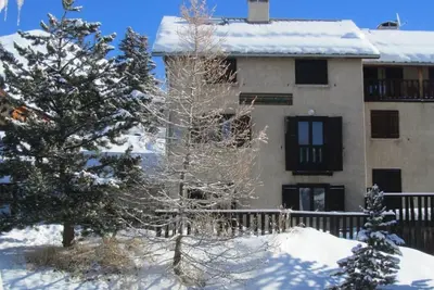 Image de Grand Chalet avec jardin à Molines-en-Queyras, 19 couchages, entièrement équipé.