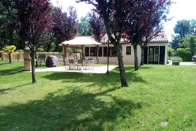 Image de Les Pruniers De La Cipiere et ces 2 hectares. . Immersion totale avec la nature