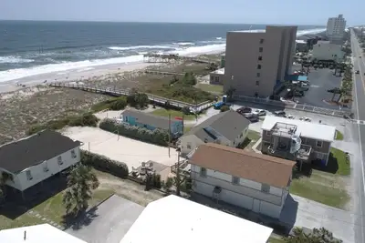 Image de A Summers Rest - Le seul front de mer, terrain de volleyball privé! Super endroit!