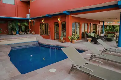 Image de Bel endroit de vacances pour se détendre sous le chaud soleil de zihuatanejo