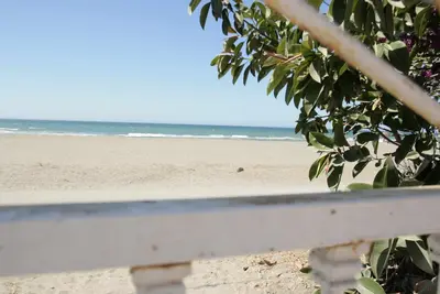 Image de Basse avec accès direct à la plage et avec un patio de 75m2