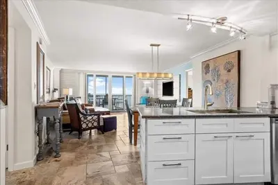 Image de Beach Front Vacation Paradise - Luxueux Condo - Magnifique vue - Complètement rénové - Elu # 1 Beach In Usa