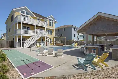 Image de Relax Inn 5110: Grande et belle maison au bord de l’océan avec vue sur l’océan, piscine chauffée, ascenseur.